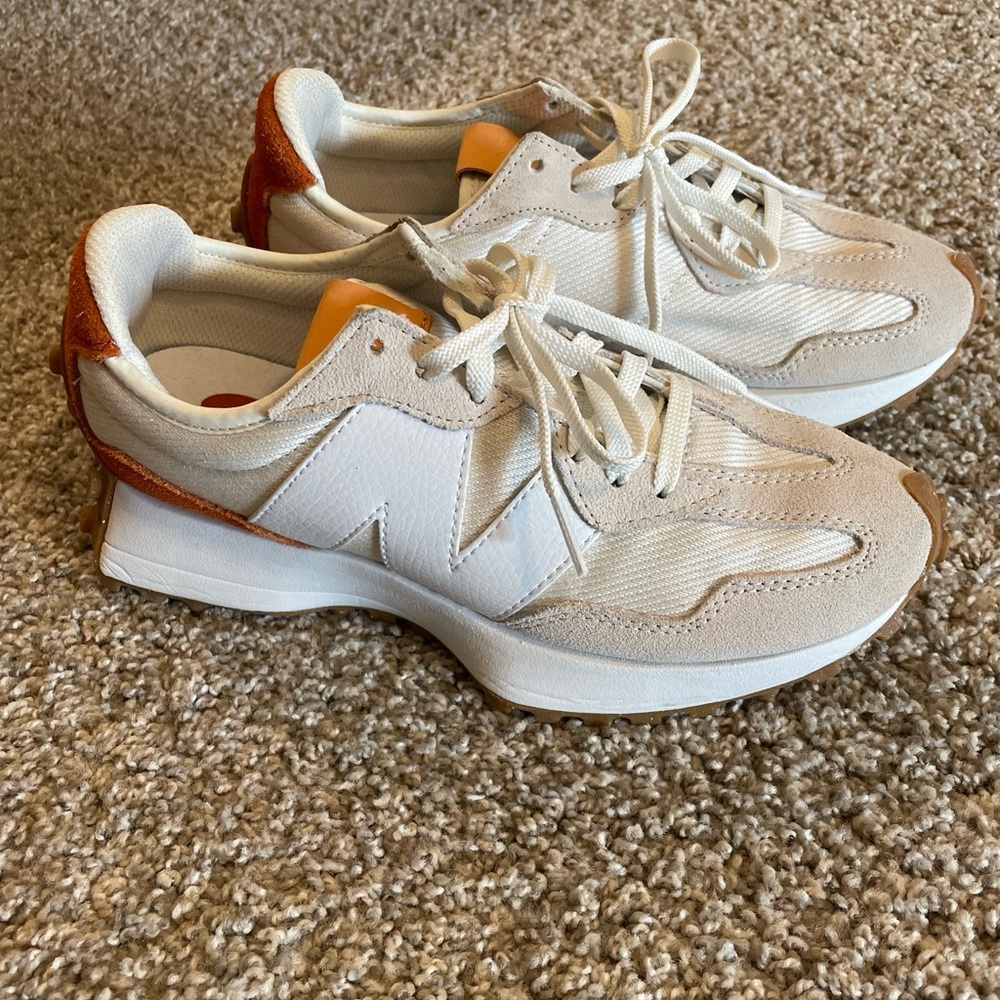 New Balance 327
Color: Sea Salt Rust Oxide
Women’s Size 7.5 WS327RA